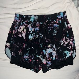 Avía running shorts